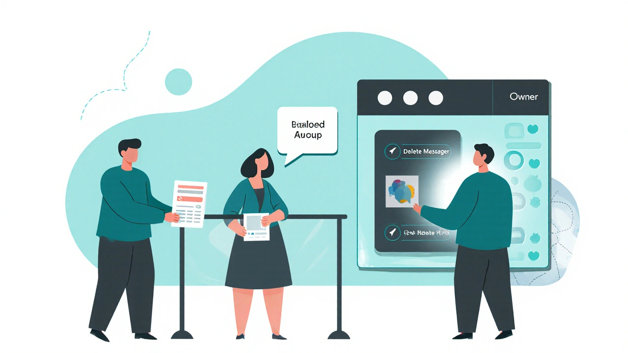 Три роли в закрытой группе: модератор, куратор и владелец, с разными уровнями доступа и отключенными опасными правами.